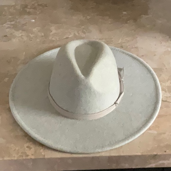 Elegant Gray MARCUS ADLER Women's Fedora Hat - Picture 1 of 4